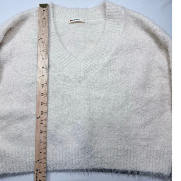 Marine Layer Cream Fuzzy Eyelash Knit Cropped V-Neck Sweater - Small - Picture 3 of 4
